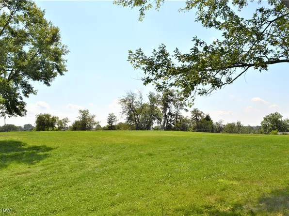 200 Culler Rd, Weirton, WV 26062