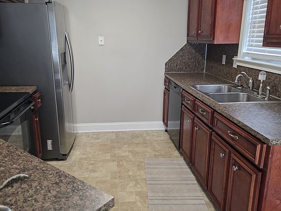 5th image of 32 Lee Road 530