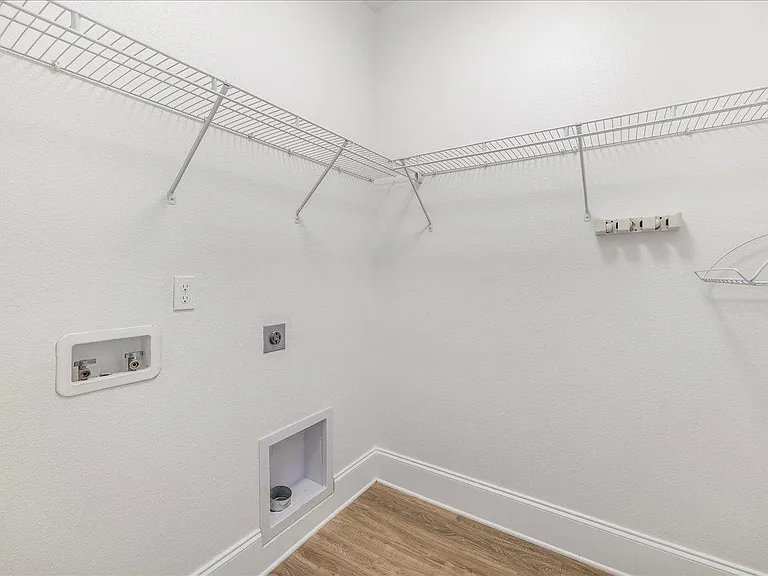 1544 Miccosukee Loop — Photo 36