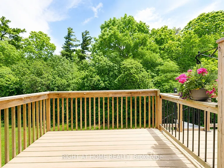 2233 Rockingham Dr — Photo 34