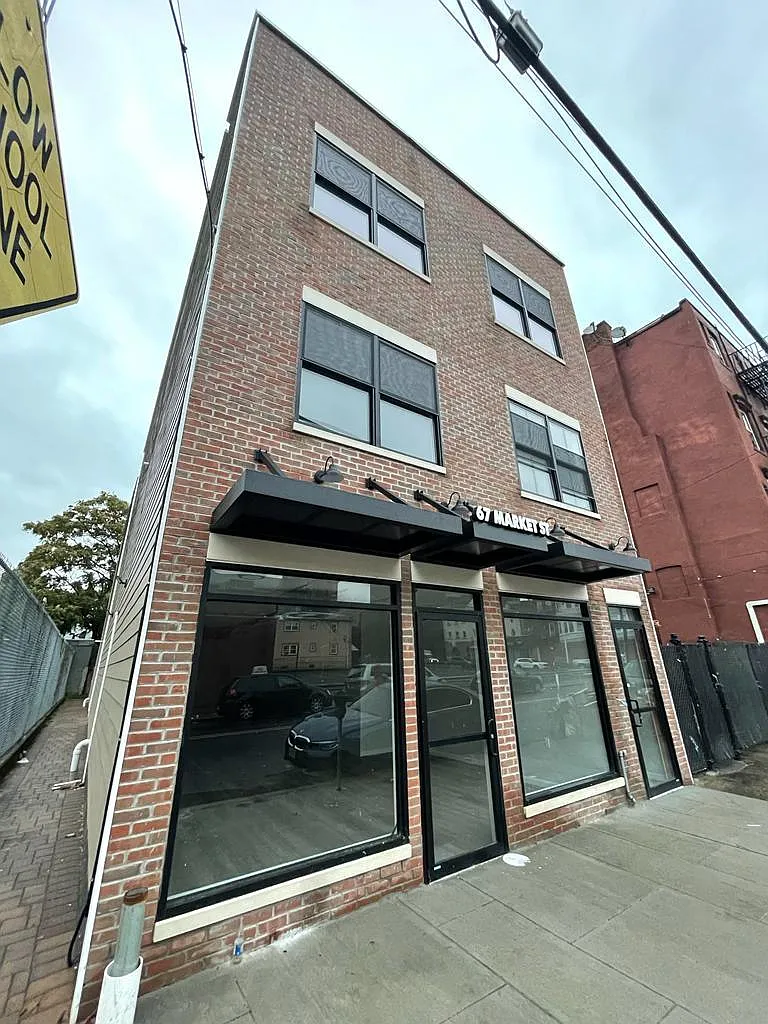 67 Market St photo 1