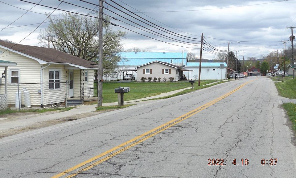 2nd image of 848 Fairlane Dr