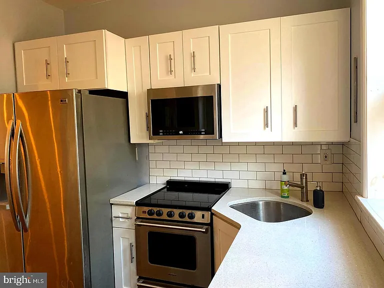 1457 N Corlies St — Photo 13