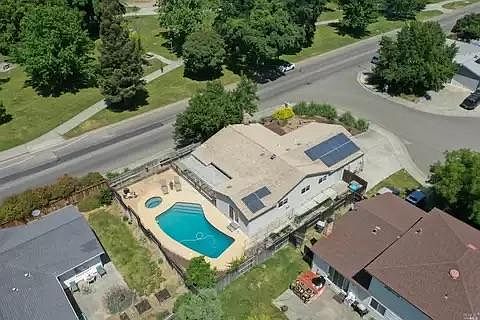 1st image of 795 Cahill Ct