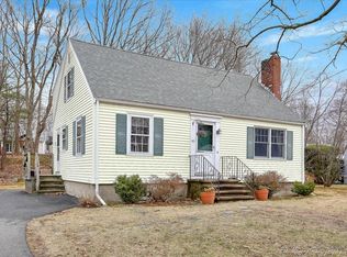 40 Tennyson Rd, Reading, MA 01867