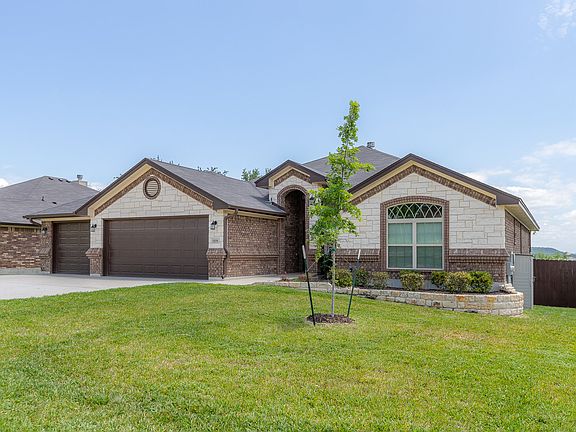 3rd image of 1108 Oak Bark Ln