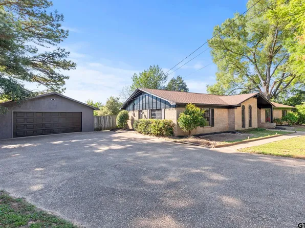 220 Elm St, Winona, TX 75792