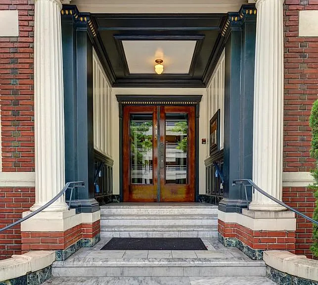 Landmark, vintage building on First Hill