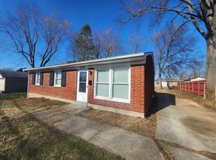 5703 Chestnutwood Way, Louisville, KY 40272