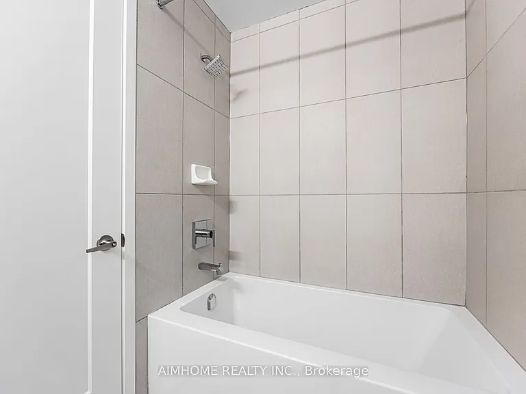 70 Princess St #2116 — Photo 15