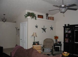 2978 SW Ravenwood Dr, Grants Pass, OR 97527