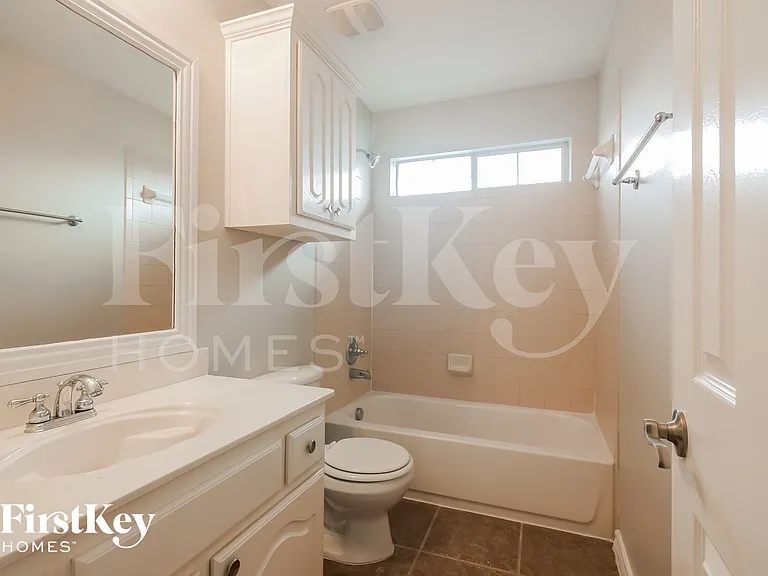 611 Dover Heights Trl — Photo 14