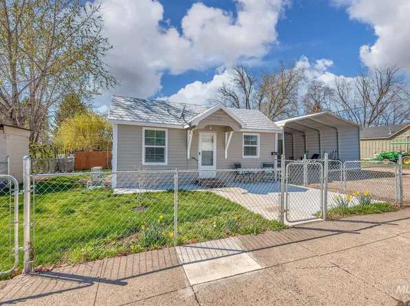 331 E 4th St, Weiser, ID 83672