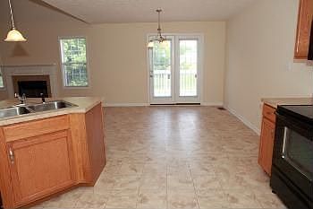 5th image of 347 Chalet Cir