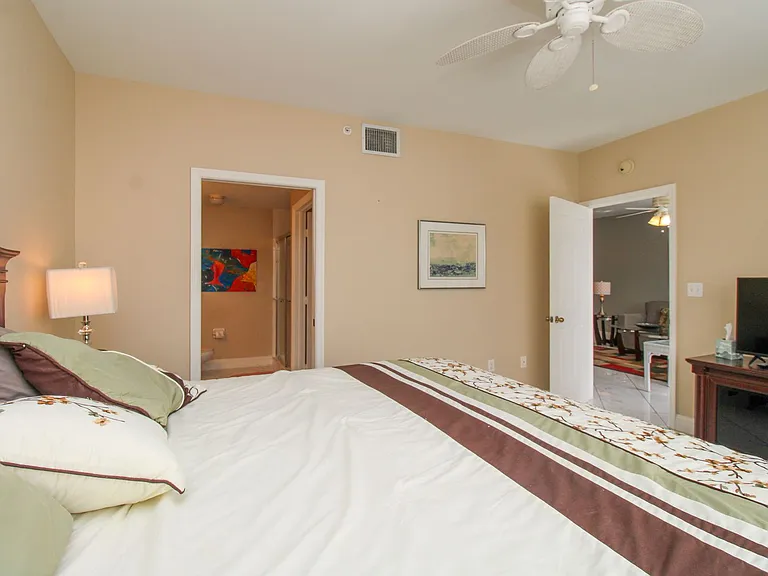 519 Roma Ct #3305 — Photo 33