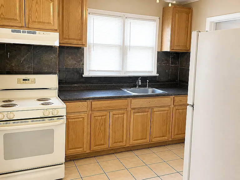 123 Watson Ave — Photo 3
