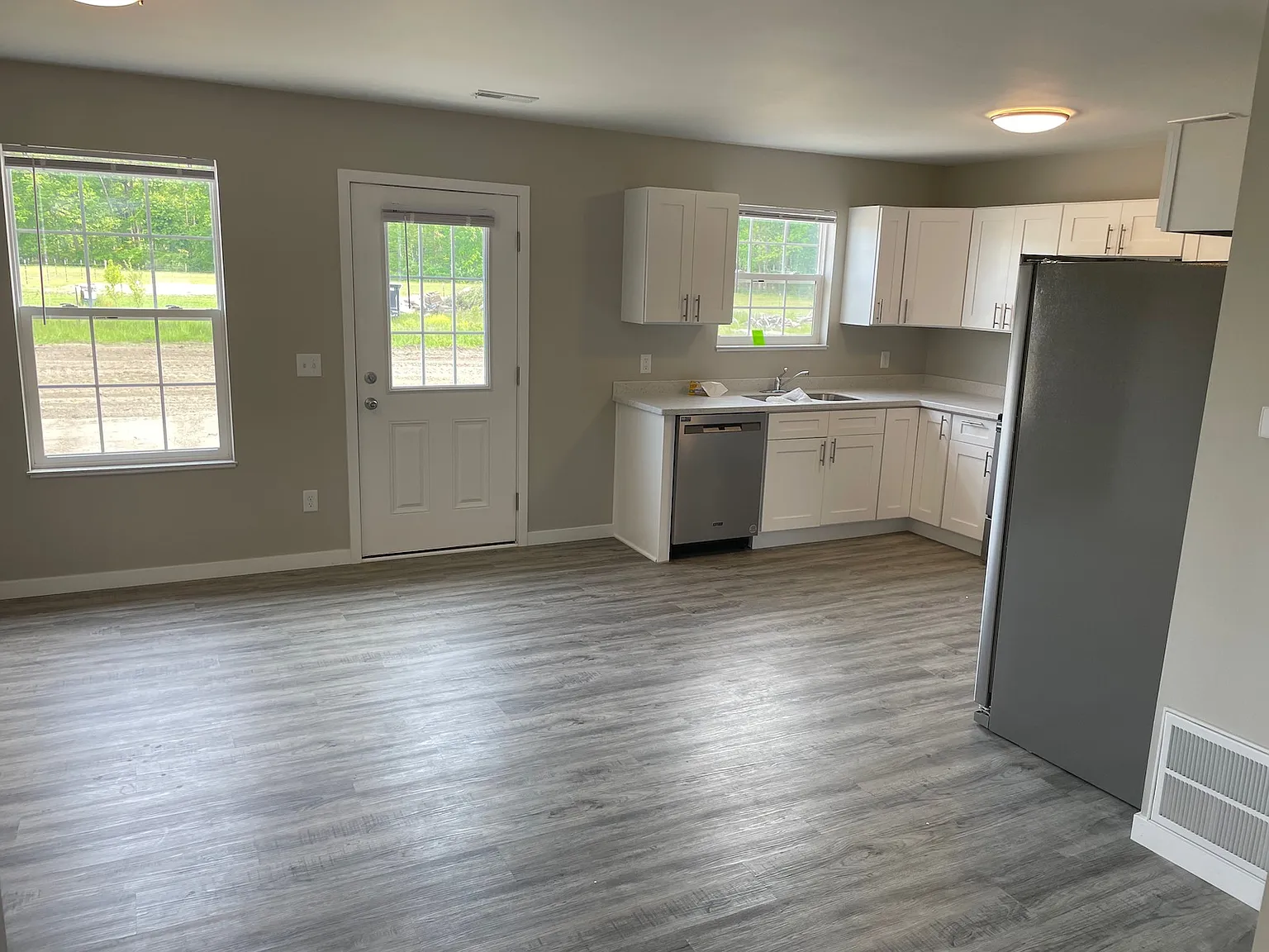 2 bed, 1000 sqft, $1,975 — Photo 4