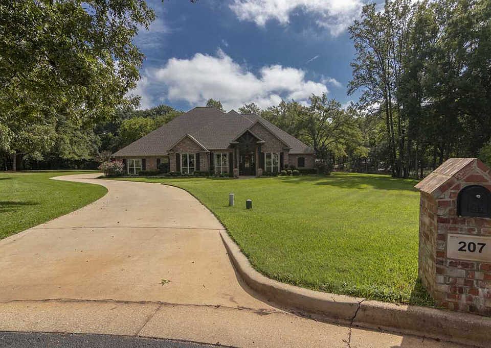 1st image of 207 King Ct