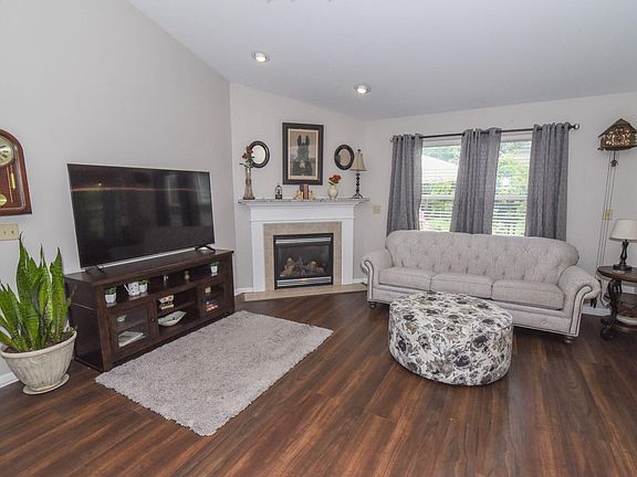 2nd image of 9881 Cherbourg Dr