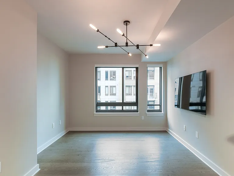 70 N St SE #606 — Photo 3