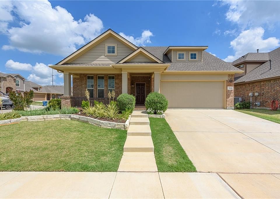 1st image of 1920 Henderson Dr