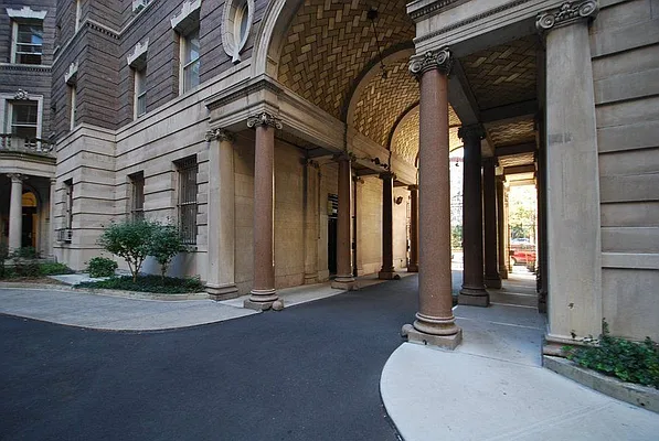 Rented by HFF Realty LLC | media 23