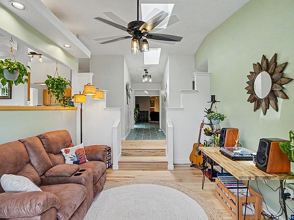 4th image of 24258 Columbine Dr