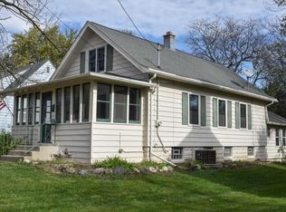 W161N8950 Hayes Ave, Menomonee Falls, WI 53051