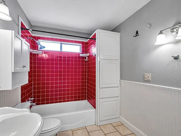 1710 N Weatherford St — Photo 27