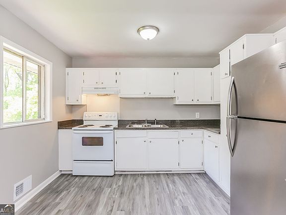 3rd image of 4133 Conley Cir