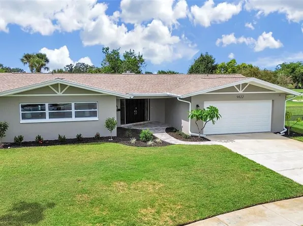 9022 Saint Andrews Dr, Seminole, FL 33777