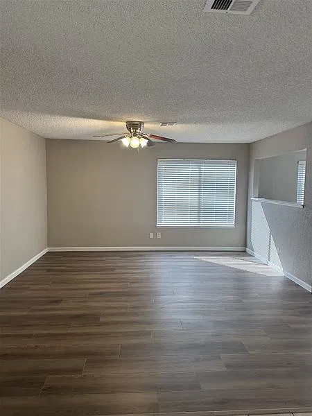 2 bed, 1.0 bath, 1100 sqft, $1,925 — Photo 3