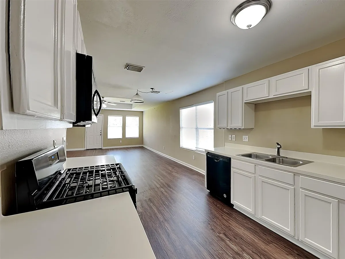 Building Photo - 8915 Chisholm Wood Ln