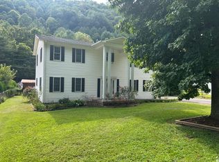8232 W Garden Creek Rd, Oakwood, VA 24631