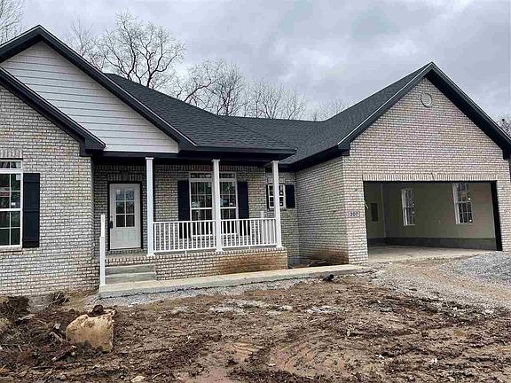 3rd image of 207 Pioneer Ave