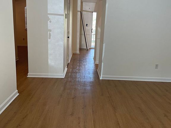 3rd image of 3111 Oak Hammock Ct