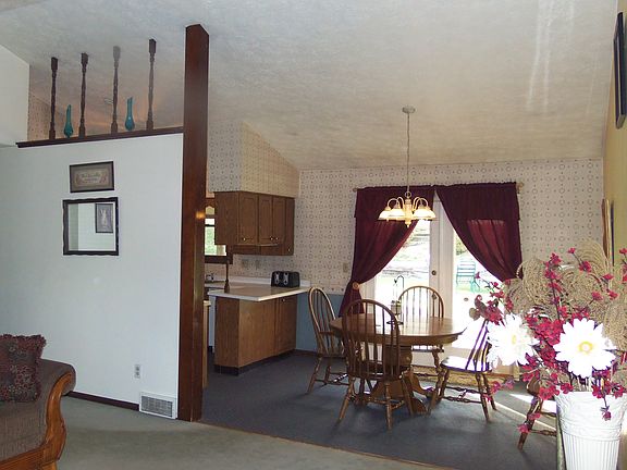 2nd image of 53 Shaffer Ln
