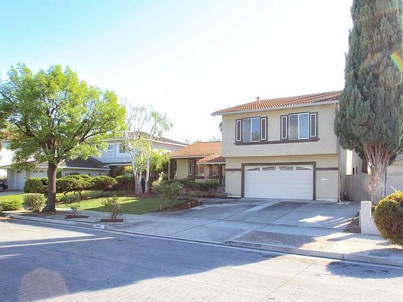 3rd image of 1089 Summerview Dr