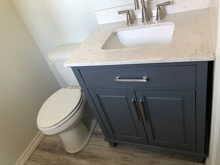 Game room 1/2 bath