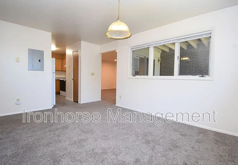 813 W Villard St #71 — Photo 9