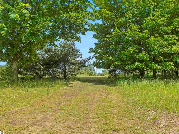 Moss Rd, Beulah, MI 49617