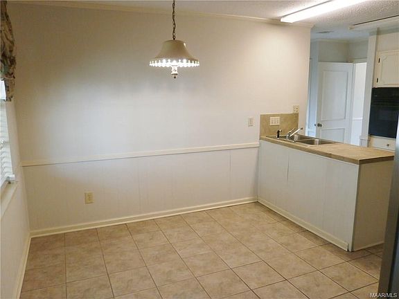 5th image of 207 Davors Dr
