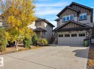 1035 158th St SW, Edmonton, AB T6W2S4