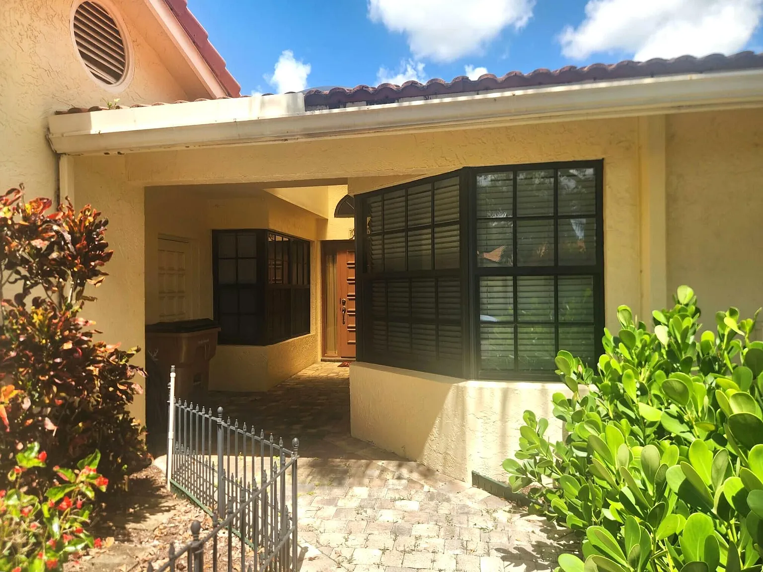 2 bed, 2.0 bath, 1707 sqft, $5,200 — Photo 3