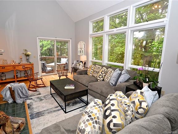 4th image of 12 Brittania Dr