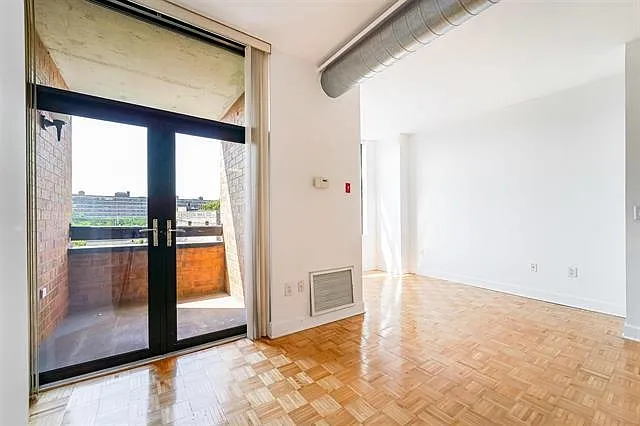 610 Newark St #4C — Photo 7