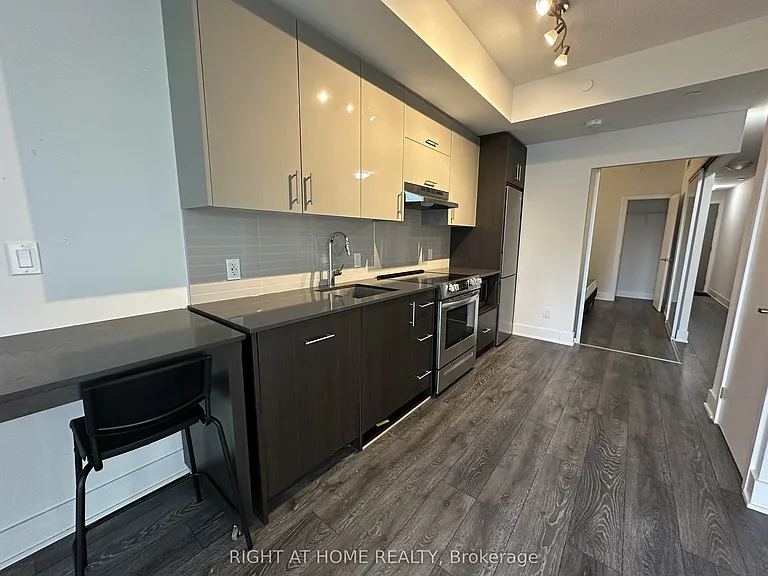 188 Fairview Mall Dr #605 — Photo 6