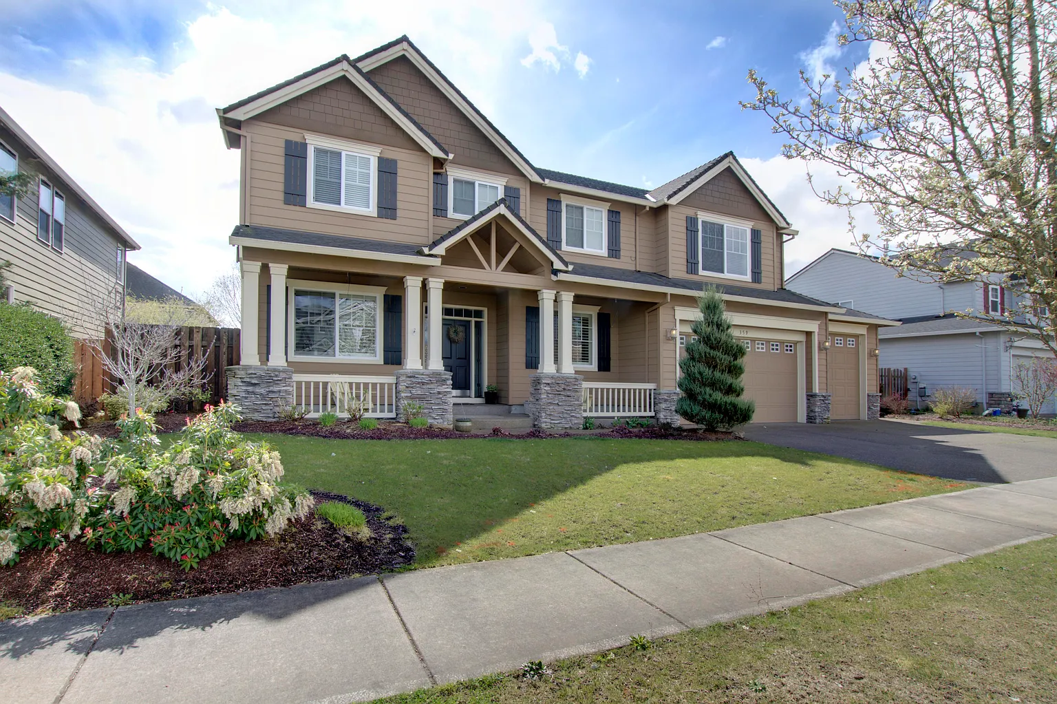 359 SE 14th Pl photo 1