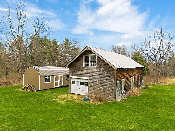 4th image of 703 Hallowell Road