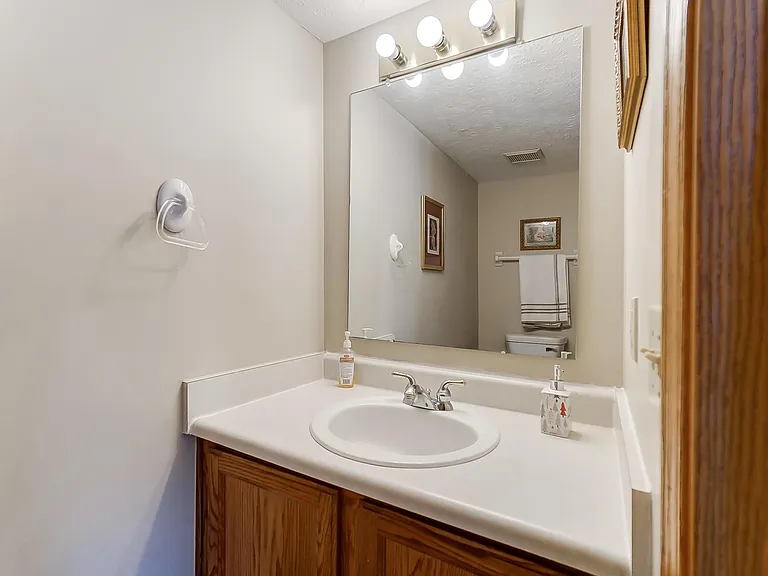4056 Brookrun Dr — Photo 23